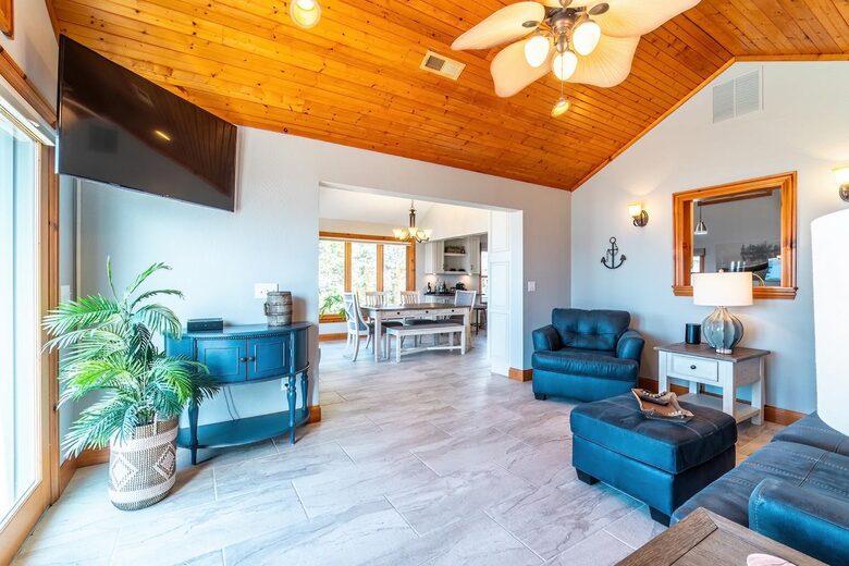 Relaxed Lake Pleasant Getaway with Private Shoreline - Fremont, Indiana