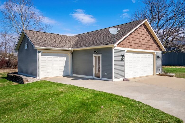 Relaxed Lake Pleasant Getaway with Private Shoreline - Fremont, Indiana