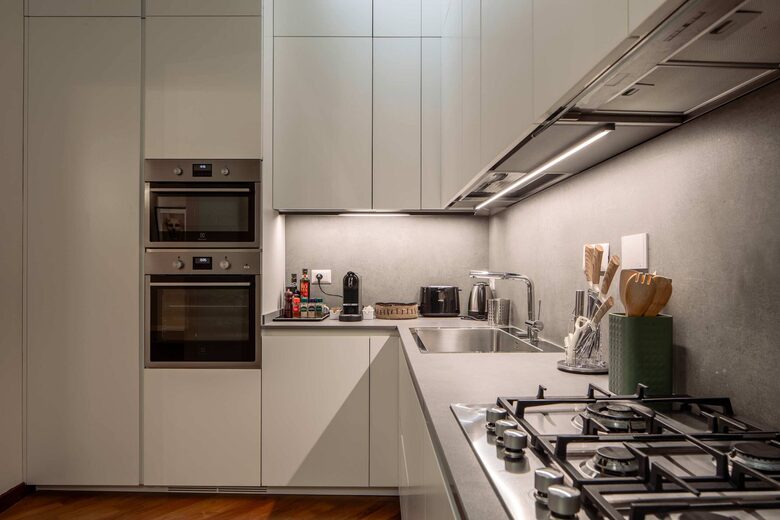 Equity Residences, Historic Roman Retreat Steps from the Trevi Fountain - Rome, Italy