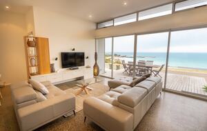 Penneshaw Beach House with Ocean Views - Penneshaw, Australia