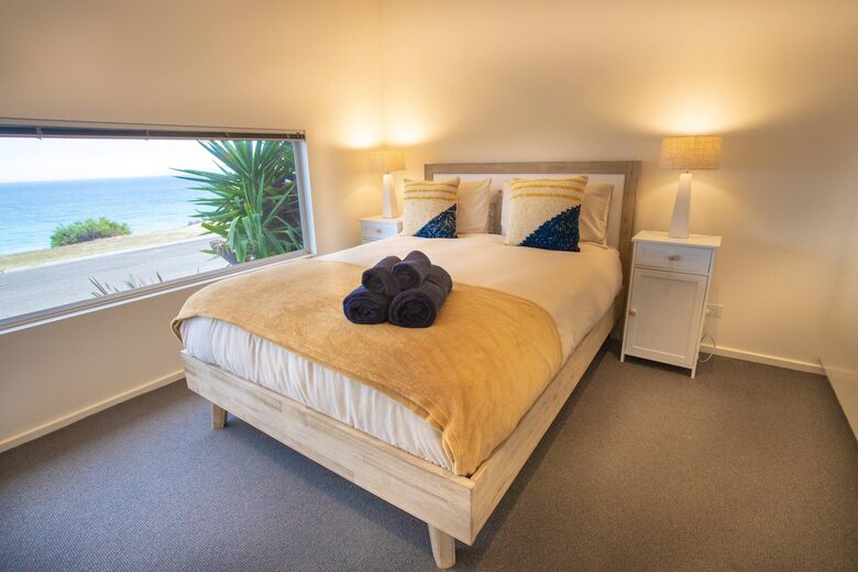 Penneshaw Beach House with Ocean Views - Penneshaw, Australia