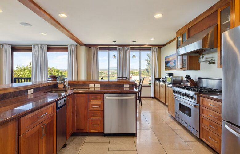 Waialua Oceanfront Retreat with Direct Beach Access - Waialua, Hawaii