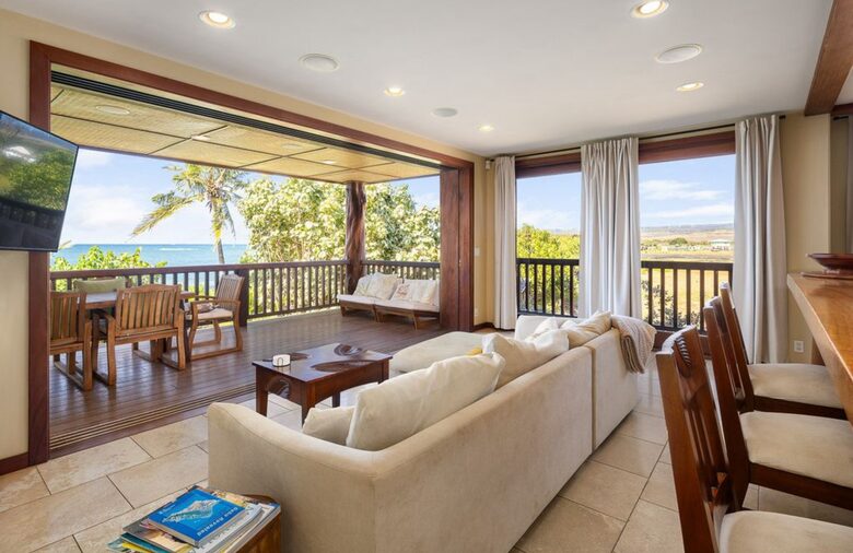 Waialua Oceanfront Retreat with Direct Beach Access - Waialua, Hawaii