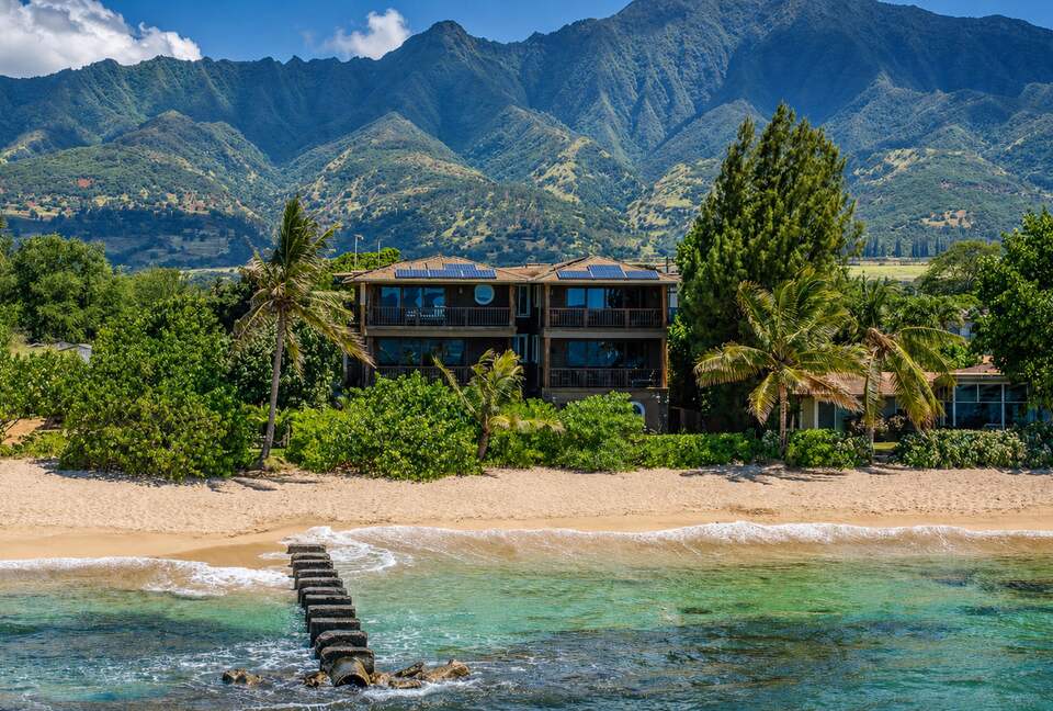 Waialua Oceanfront Retreat with Direct Beach Access - Waialua, Hawaii