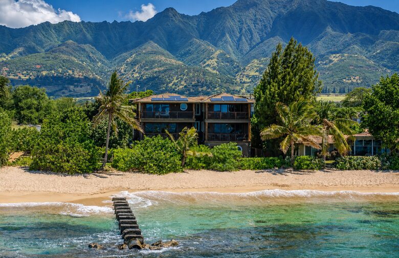 Waialua Oceanfront Retreat with Direct Beach Access - Waialua, Hawaii