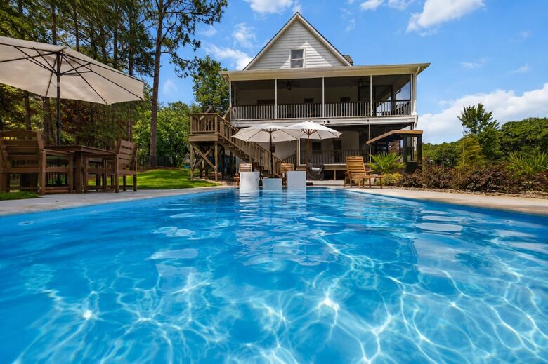 Southern Retreat with Pool and Private Putting Green - Pawleys Island, South Carolina