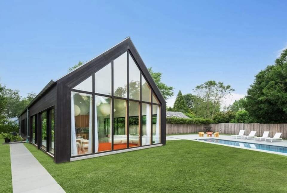 East Hampton Japandi Retreat with Heated Pool and Sauna - East Hampton, New York