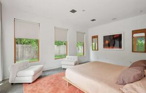East Hampton Japandi Retreat with Heated Pool and Sauna - East Hampton, New York