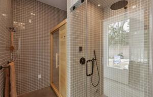 East Hampton Japandi Retreat with Heated Pool and Sauna - East Hampton, New York