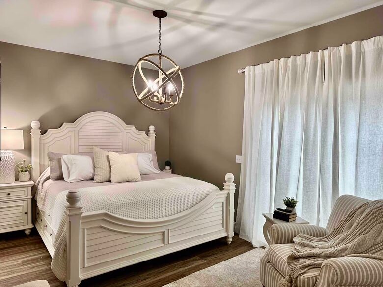 Relaxed Lake Erie Living Inside Lakeside Chautauqua - Lakeside Marblehead, Ohio