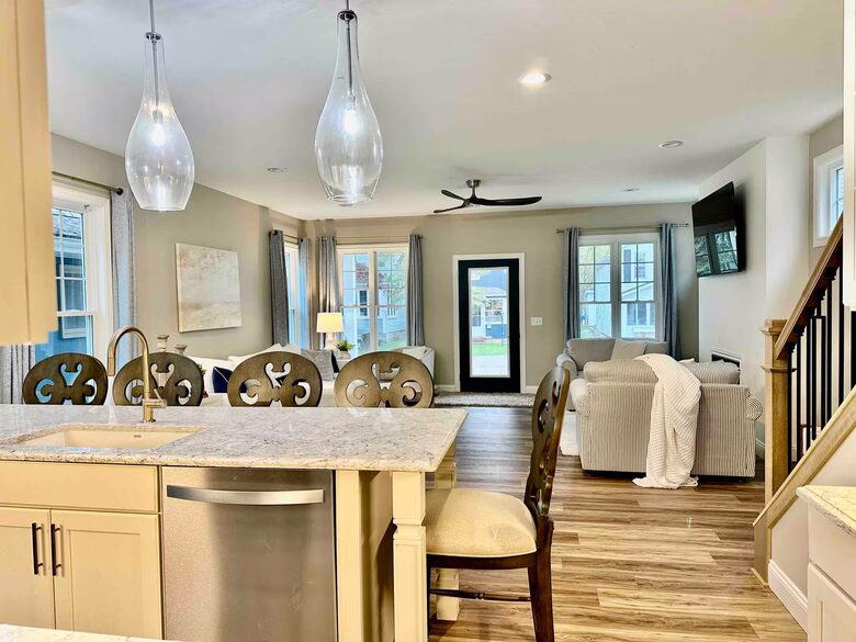 Relaxed Lake Erie Living Inside Lakeside Chautauqua - Lakeside Marblehead, Ohio