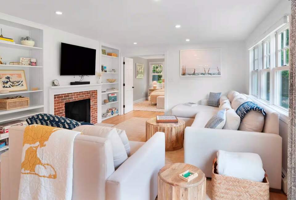 Classic Vineyard Escape One Mile from South Beach - Edgartown, Massachusetts