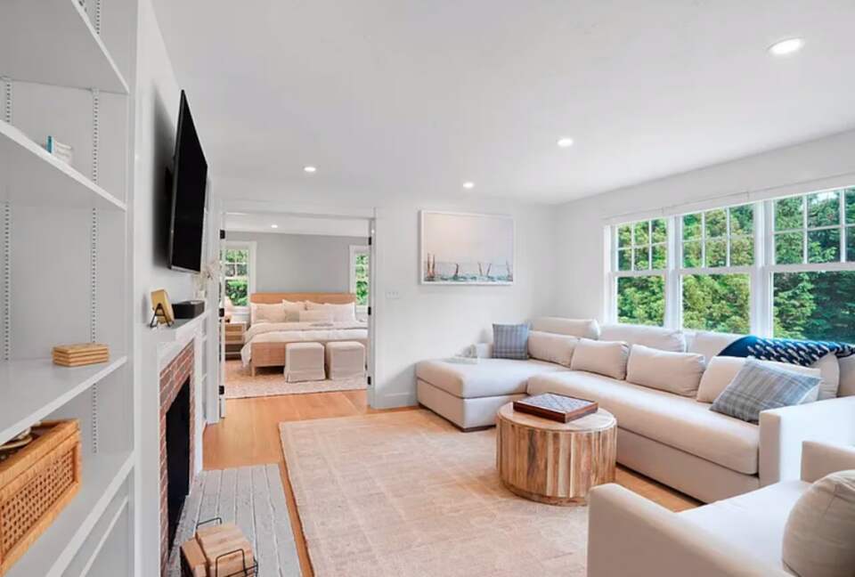 Classic Vineyard Escape One Mile from South Beach - Edgartown, Massachusetts