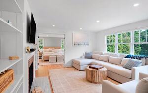 Classic Vineyard Escape One Mile from South Beach - Edgartown, Massachusetts