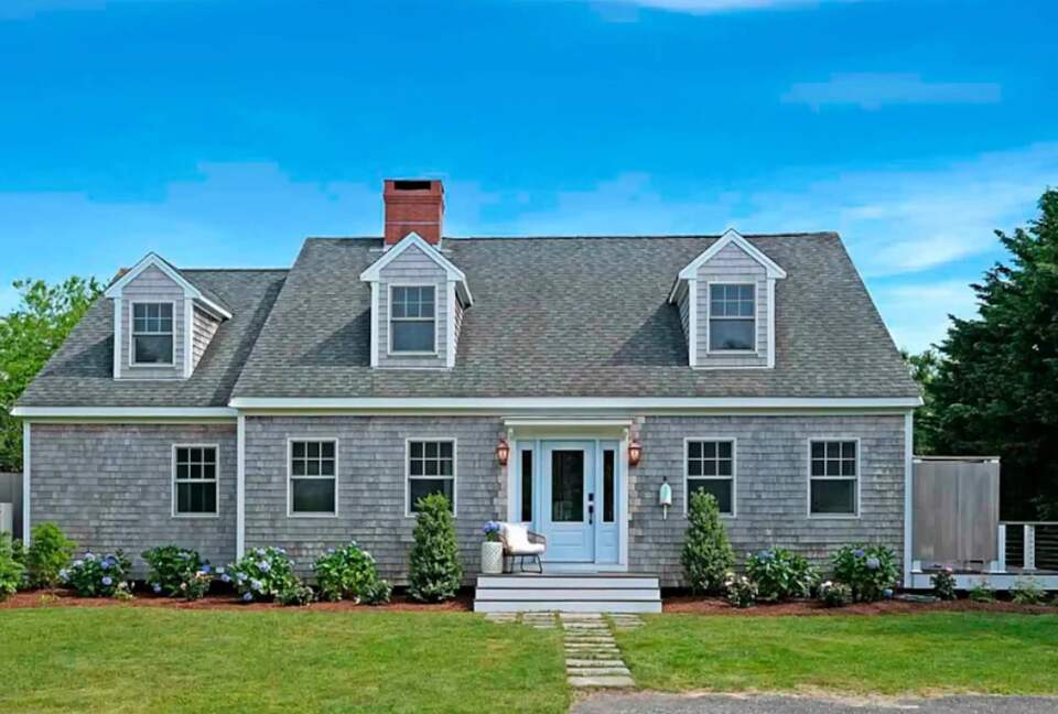 Classic Vineyard Escape One Mile from South Beach - Edgartown, Massachusetts