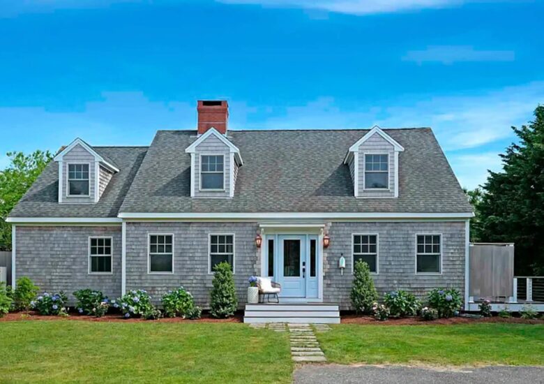 Classic Vineyard Escape One Mile from South Beach - Edgartown, Massachusetts
