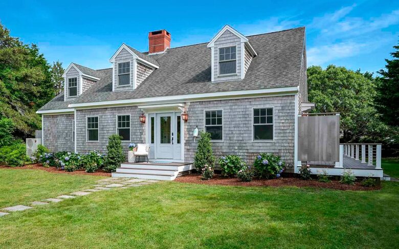 Classic Vineyard Escape One Mile from South Beach - Edgartown, Massachusetts