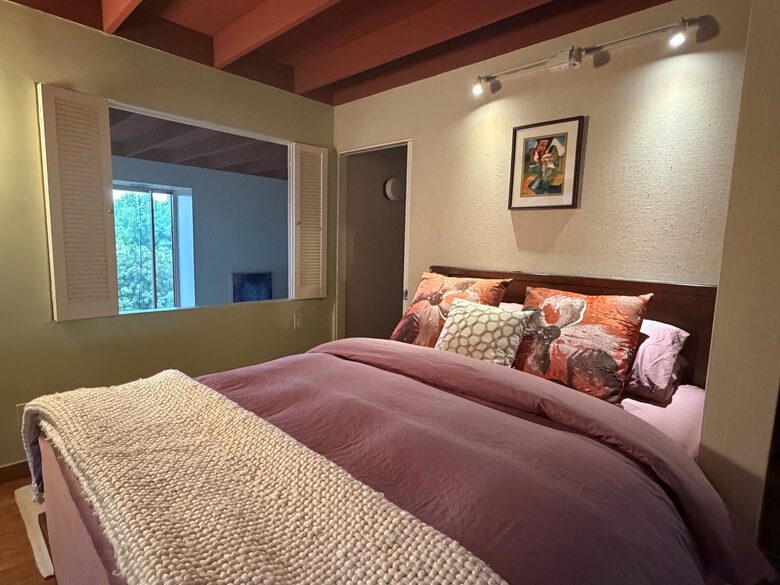 Lake Washington Retreat with Private Indoor Pool and Spa - Seattle, Washington
