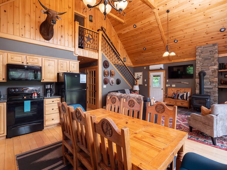 Year-Round Sunday River Escape with Pool & Mountain Views - Newry, Maine