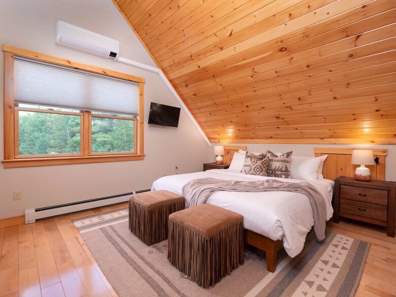 Year-Round Sunday River Escape with Pool & Mountain Views - Newry, Maine