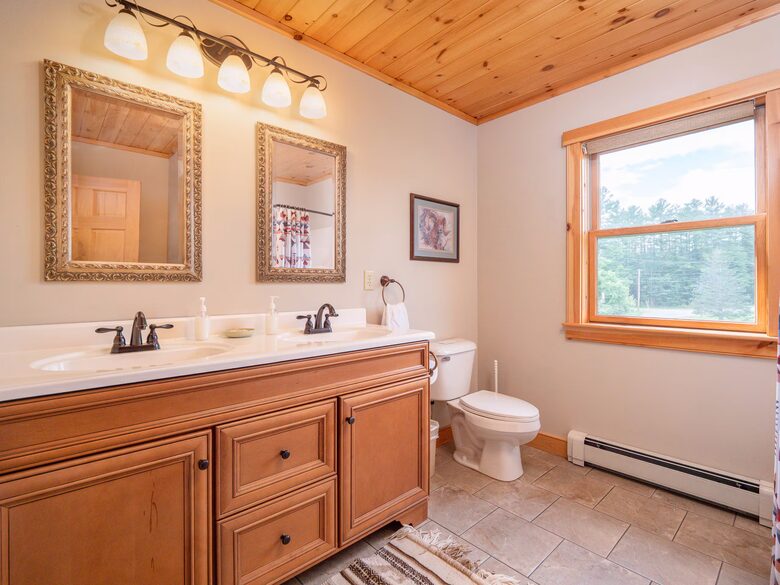 Year-Round Sunday River Escape with Pool & Mountain Views - Newry, Maine