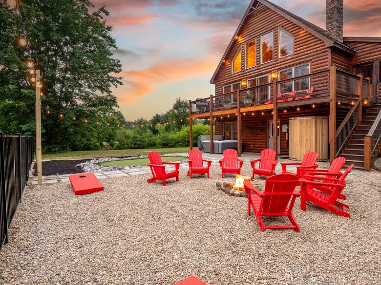 Year-Round Sunday River Escape with Pool & Mountain Views - Newry, Maine