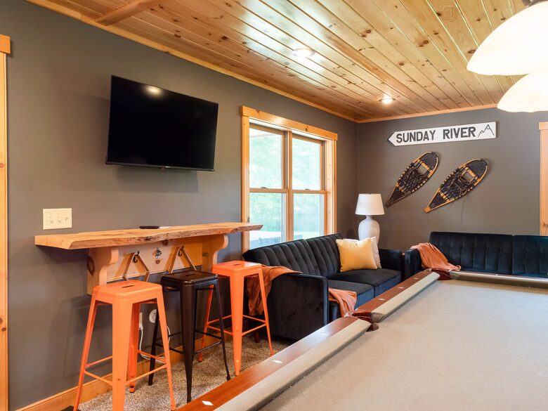 Year-Round Sunday River Escape with Pool & Mountain Views - Newry, Maine