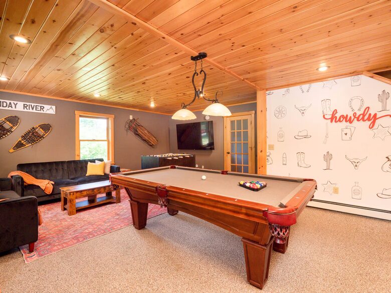 Year-Round Sunday River Escape with Pool & Mountain Views - Newry, Maine