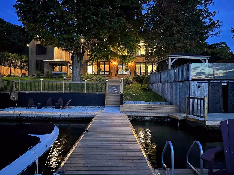 Private Chemong Lake Chalet with Dock & Sunset Views - Bridgenorth, Canada