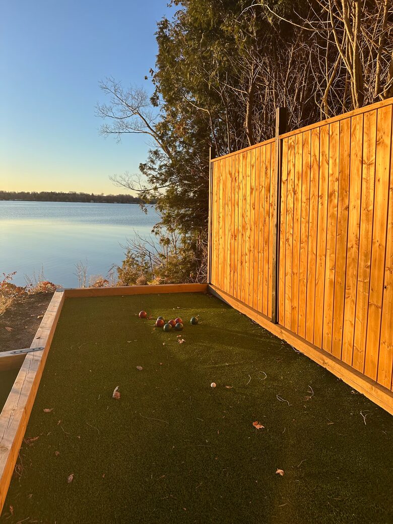 Private Chemong Lake Chalet with Dock & Sunset Views - Bridgenorth, Canada
