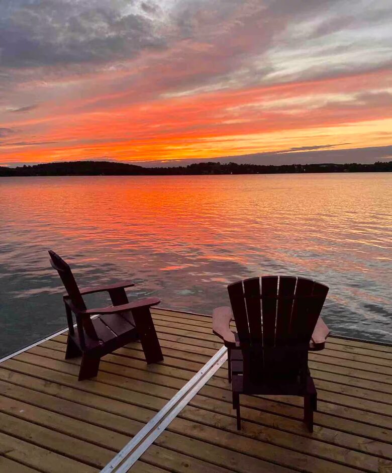 Private Chemong Lake Chalet with Dock & Sunset Views - Bridgenorth, Canada