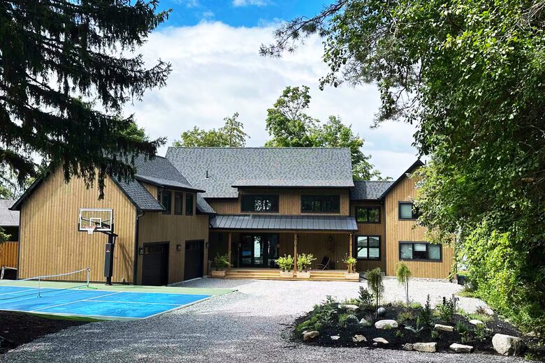 Private Chemong Lake Chalet with Dock & Sunset Views - Bridgenorth, Canada