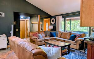 Harstine Island Retreat with Beach Access and Home Theater - Shelton, Washington