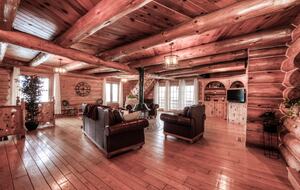 Austrian-Inspired Log Retreat Near the Grand River - West Montrose, Canada