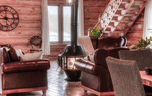 Austrian-Inspired Log Retreat Near the Grand River - West Montrose, Canada