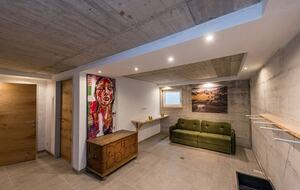 basement with skiroom