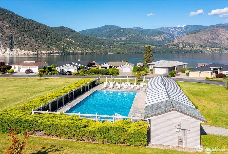 Relaxed Lakeside Living at Wapato Point - Manson, Washington