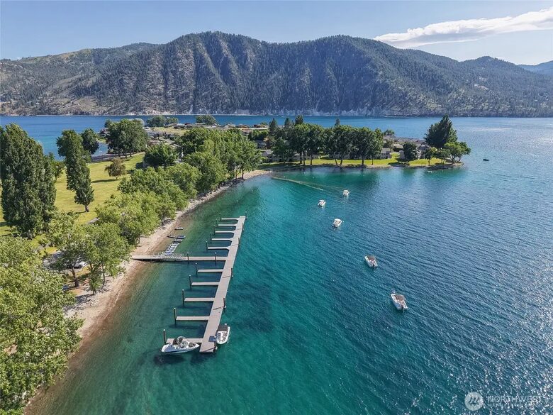 Relaxed Lakeside Living at Wapato Point - Manson, Washington
