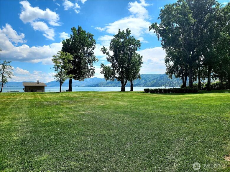 Relaxed Lakeside Living at Wapato Point - Manson, Washington