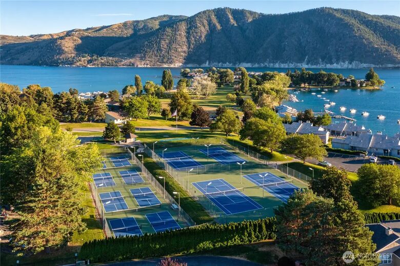 Relaxed Lakeside Living at Wapato Point - Manson, Washington
