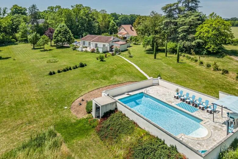 Riverside Country Escape - Fouqueure, France