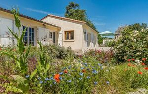 Riverside Country Escape - Fouqueure, France