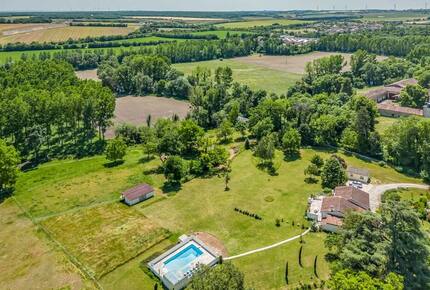 Riverside Country Escape - Fouqueure, France