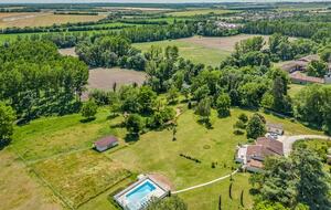 Riverside Country Escape - Fouqueure, France
