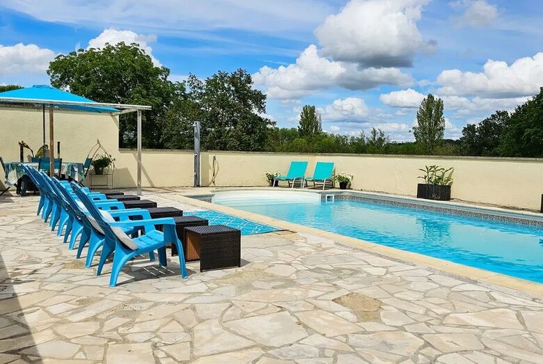 Riverside Country Escape - Fouqueure, France