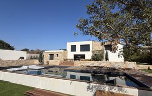 Contemporary Corsican Retreat near Saint Cyprien - Cirendinu, France