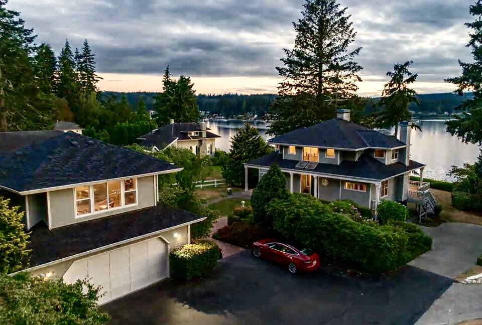 King bed Studio on left, 4 bedroom+ house on right.
