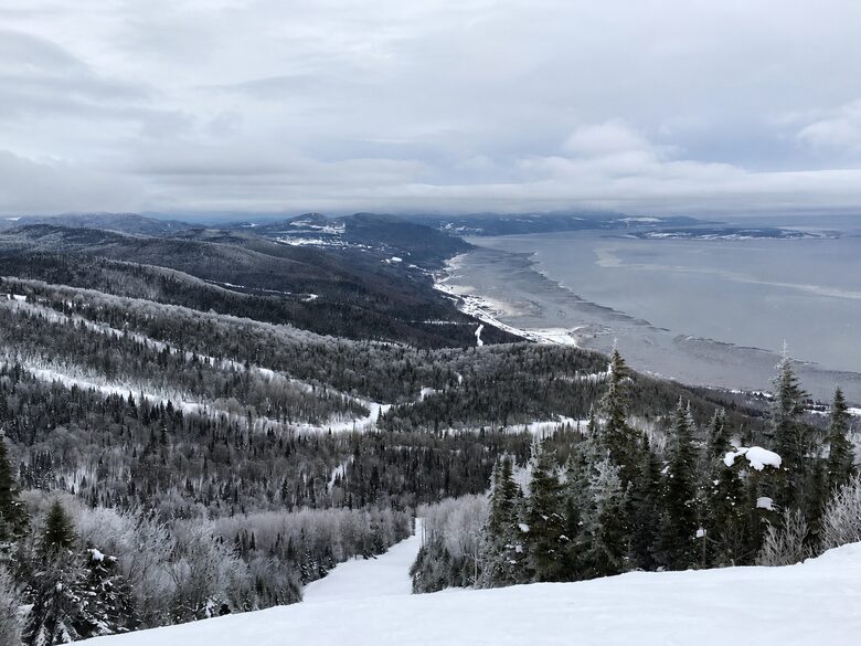 Slopeside Escape Overlooking the St. Lawrence - Petite-Rivière-Saint-François, Canada
