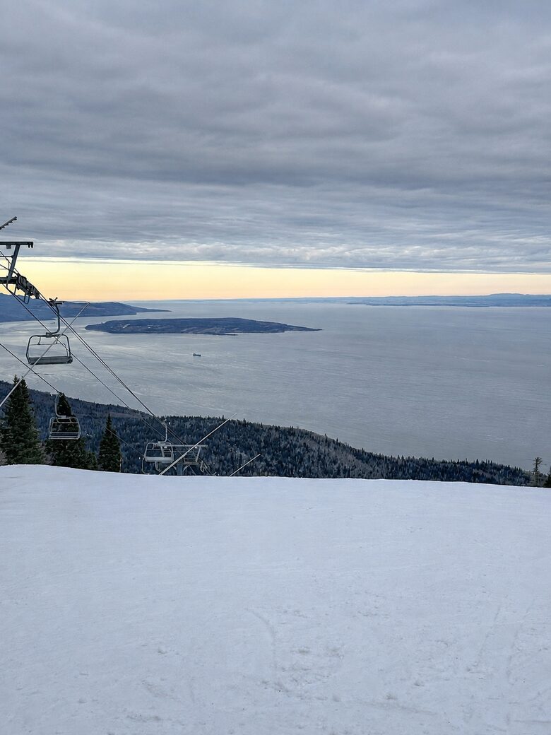 Slopeside Escape Overlooking the St. Lawrence - Petite-Rivière-Saint-François, Canada