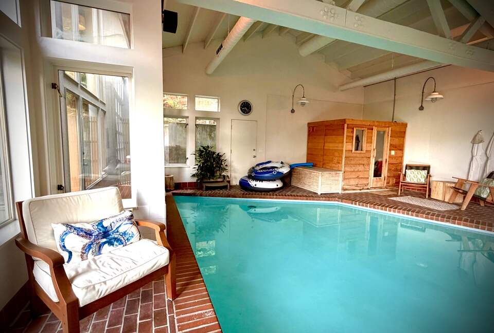 Lake Washington Retreat with Private Indoor Pool and Spa - Seattle, Washington